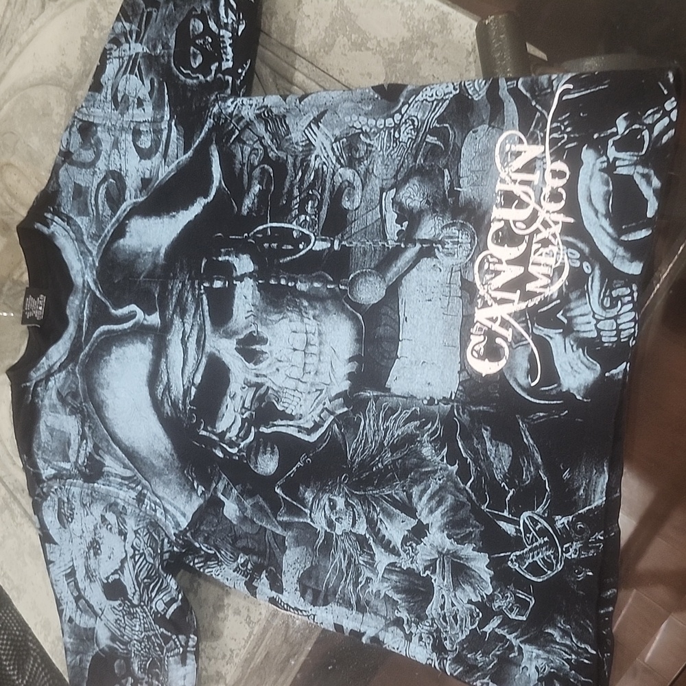 Stussy Black and Blue Skull Grunge Small Like New T-Shirt